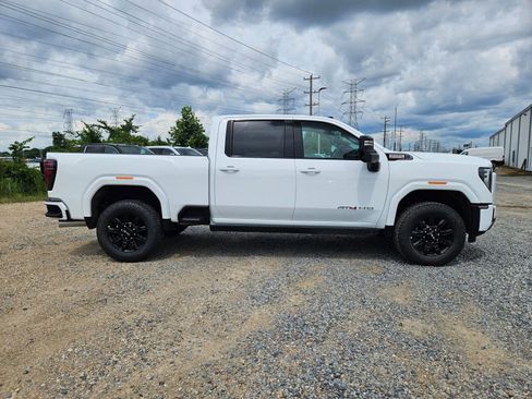 New 2026 GMC Sierra 2500 AT4 w/ AT4 Premium Plus Package AWD/4WD image 7