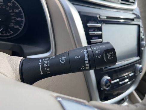 Used 2017 Nissan Murano SV image 63