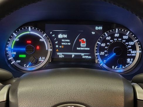 Used 2023 Toyota Highlander XLE AWD/4WD image 12