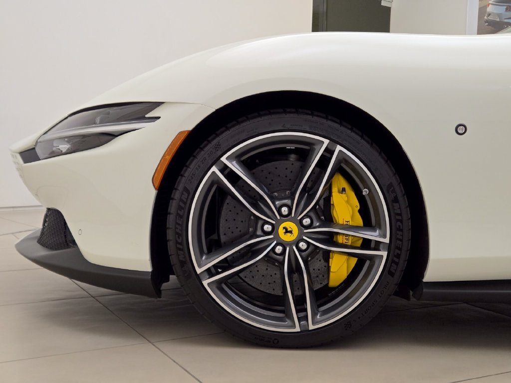 Used 2024 Ferrari Roma Spider RWD image 13