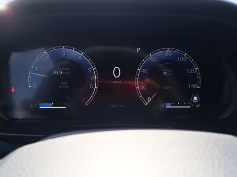 Used 2023 Jeep Grand Cherokee Altitude image 19