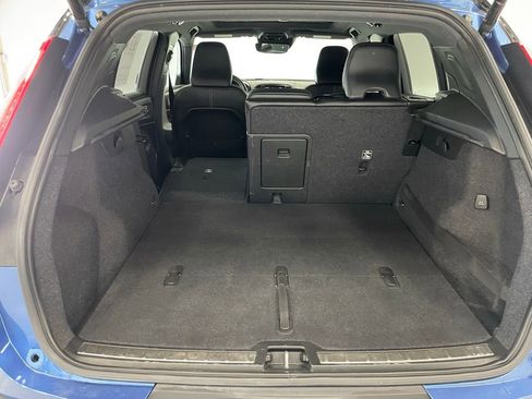 Used 2021 Volvo XC40 T5 R-Design w/ Advanced Package image 27