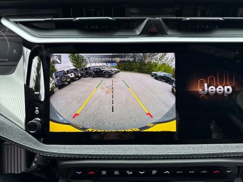 New 2026 Jeep Cherokee Laredo AWD/4WD image 24