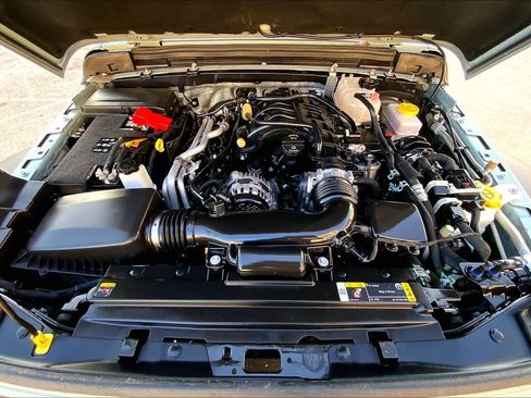 Used 2024 Jeep Wrangler Sport S image 32