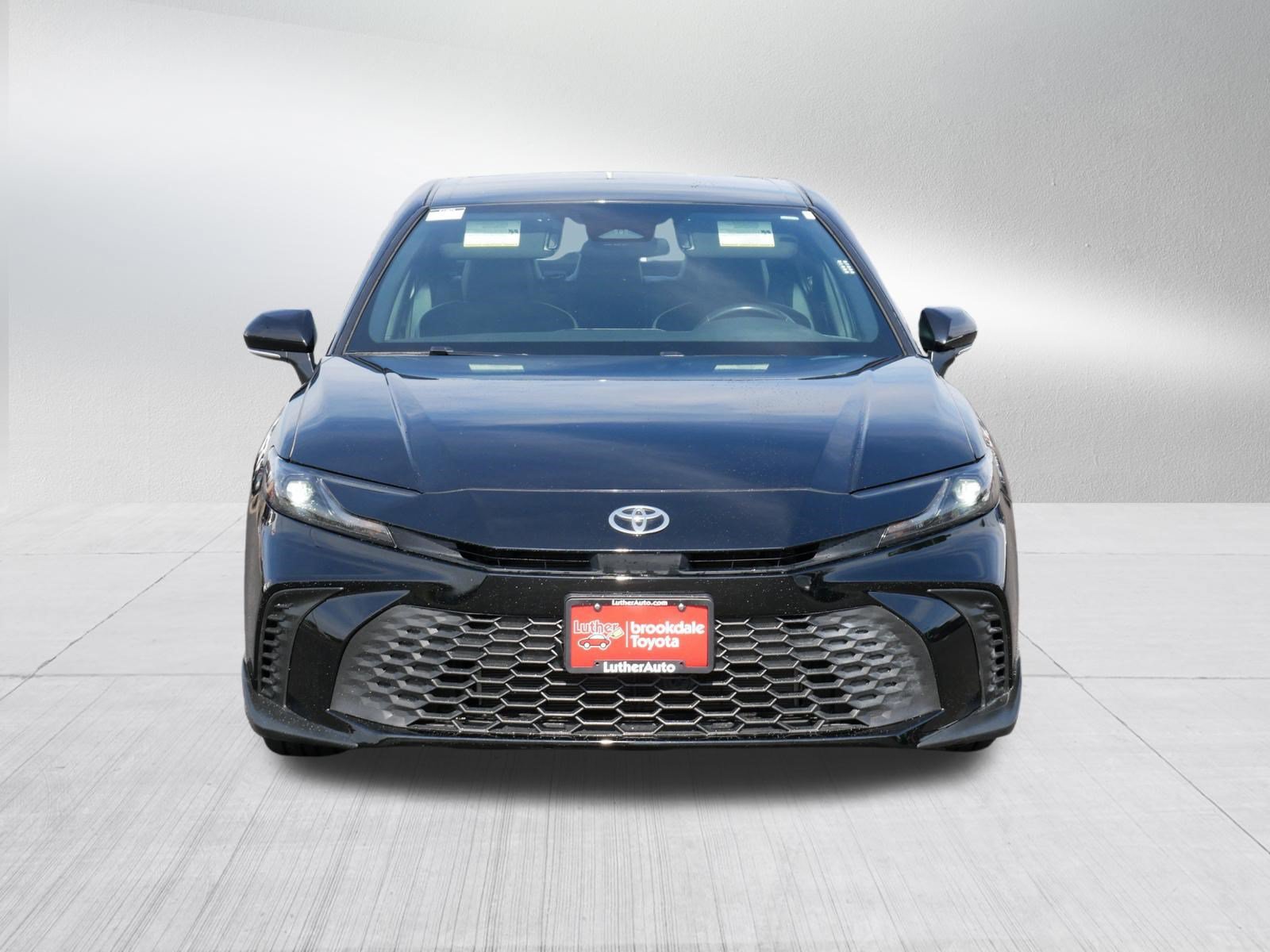 Certified 2025 Toyota Camry SE FWD image 2