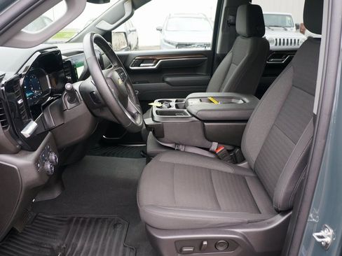 Used 2025 Chevrolet Silverado 1500 LT image 16