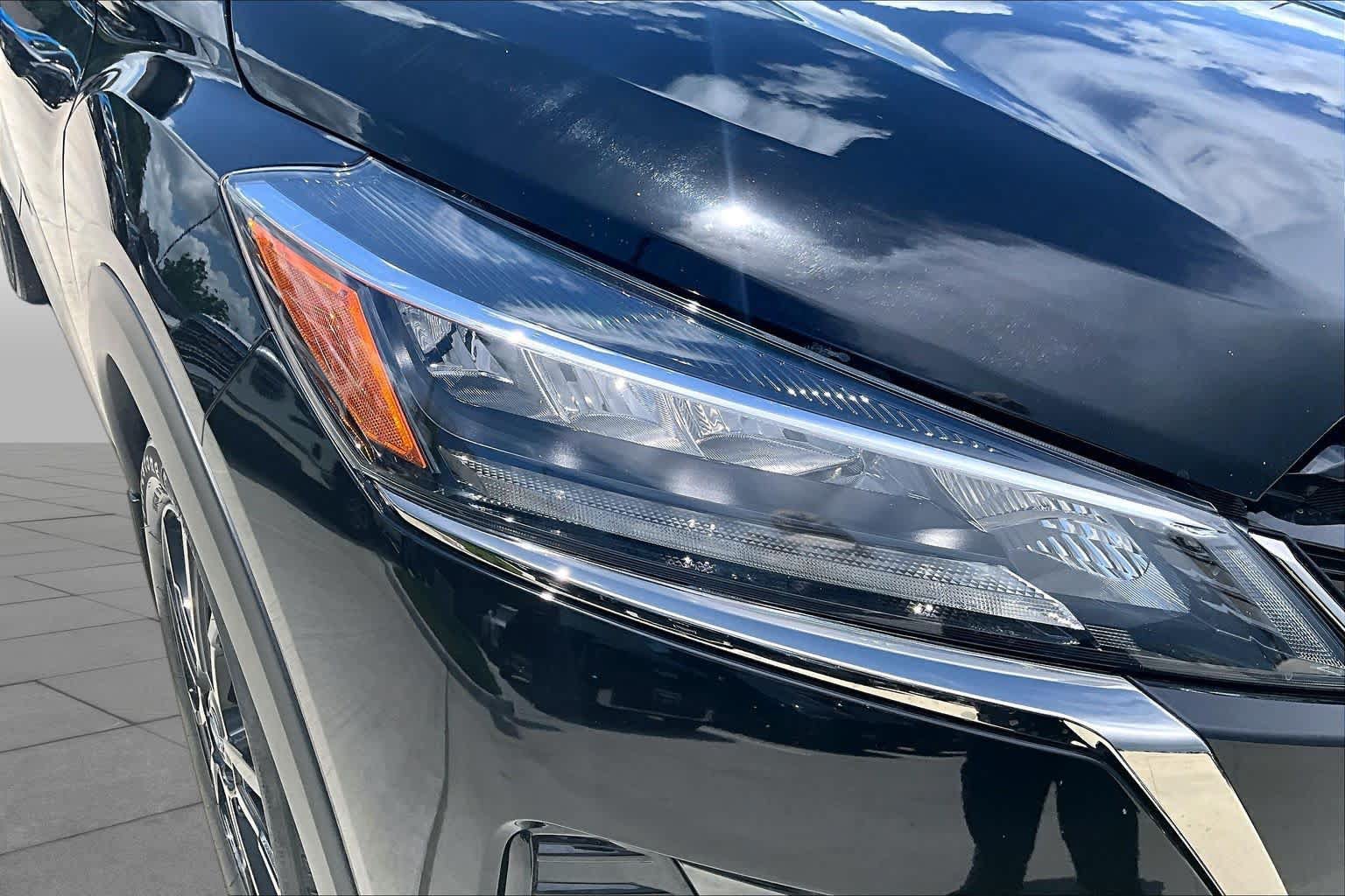 Used 2024 Nissan Kicks SR w/ SR Premium Package FWD image 26