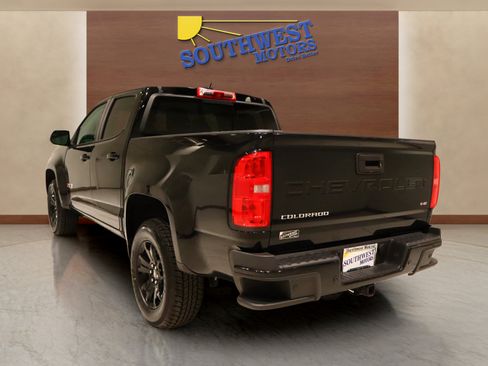 Used 2022 Chevrolet Colorado Z71 w/ Z71 Midnight Edition image 2