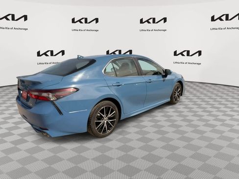 Used 2023 Toyota Camry SE FWD image 9