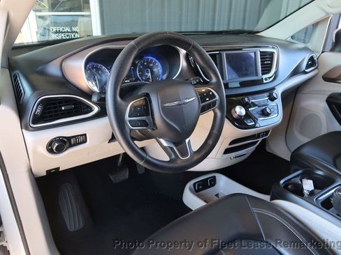 Used 2020 Chrysler Voyager Lxi FWD image 10