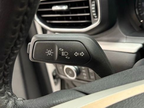 Used 2023 Ford Explorer XLT w/ Equipment Group 202A image 21