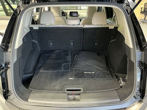 Used 2023 Nissan Rogue SV image 22