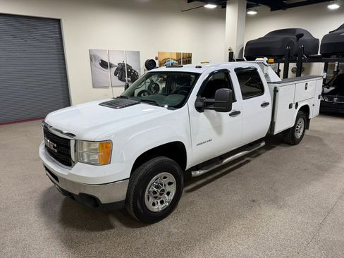Used 2014 GMC Sierra 3500 W/T w/ Snow Plow Prep Package AWD/4WD image 3