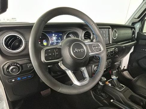 Used 2023 Jeep Wrangler Unlimited Rubicon 4xe w/ Cold Weather Group AWD/4WD image 13