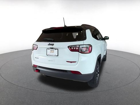 Used 2025 Jeep Compass Trailhawk AWD/4WD image 12