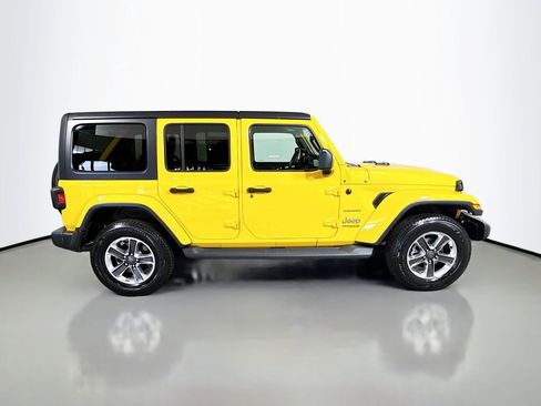 Used 2019 Jeep Wrangler Unlimited Sahara image 8