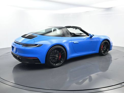Certified 2022 Porsche 911 Targa 4 GTS AWD/4WD image 15