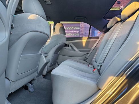 Used 2011 Toyota Camry image 19