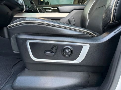 Used 2019 RAM 1500 Laramie image 19