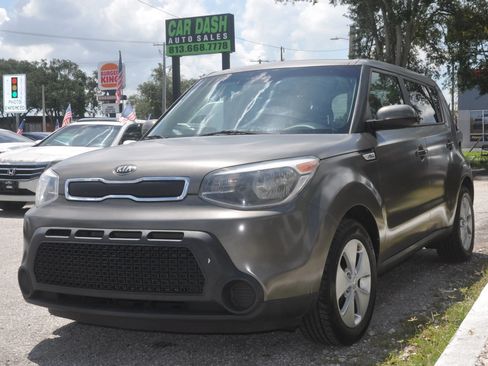 Used 2016 Kia Soul FWD image 2