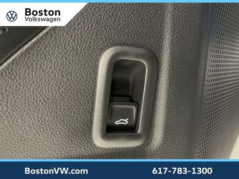 New 2026 Volkswagen Tiguan SE image 26