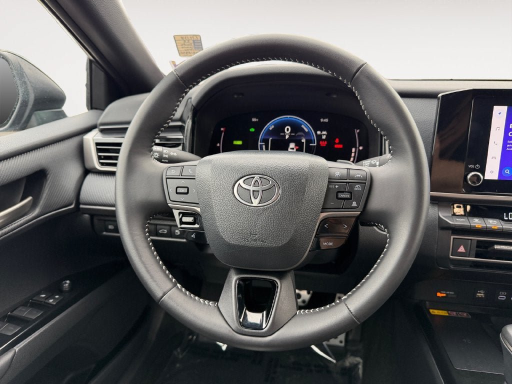 Used 2026 Toyota Camry SE FWD image 13