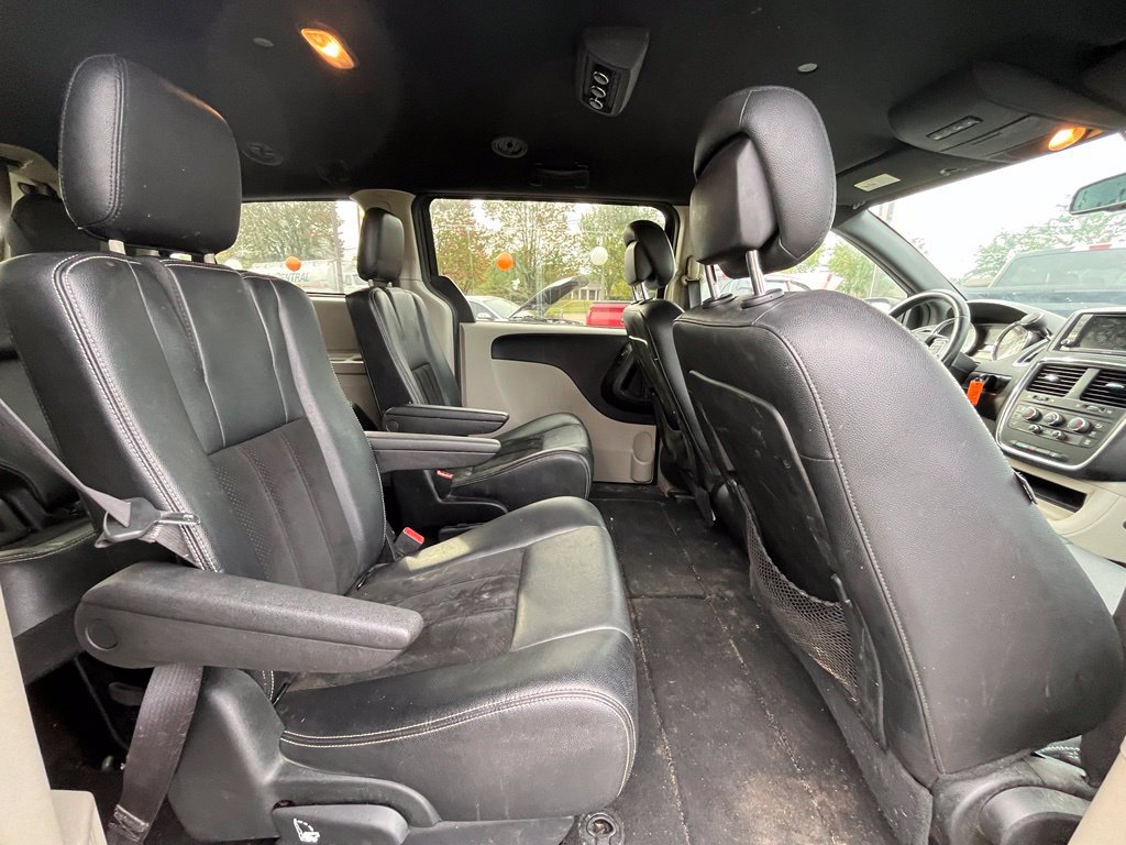 Used 2017 Dodge Grand Caravan SXT FWD image 30
