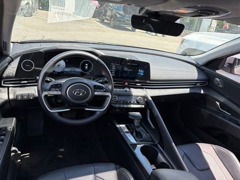 Used 2023 Hyundai Elantra Limited FWD image 9