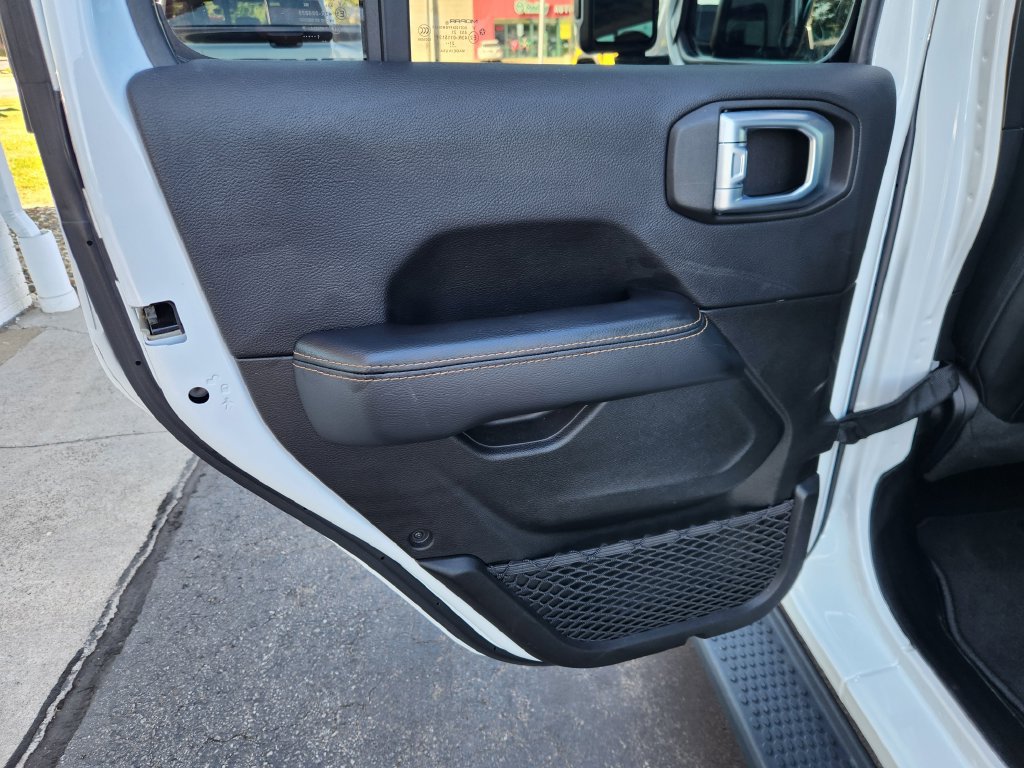 Used 2021 Jeep Wrangler Unlimited Sahara AWD/4WD image 18