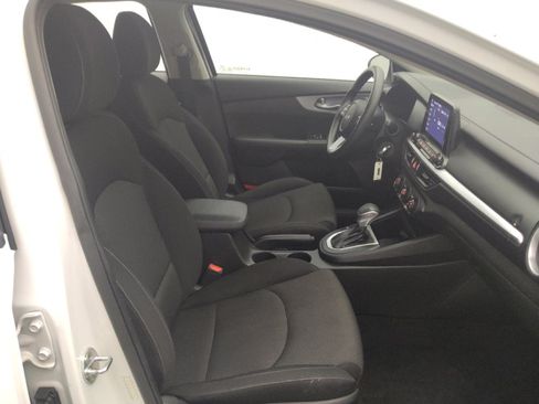 Used 2022 Kia Forte LXS w/ LXS Technology Package FWD image 21