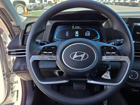 Used 2026 Hyundai Elantra SE FWD image 26
