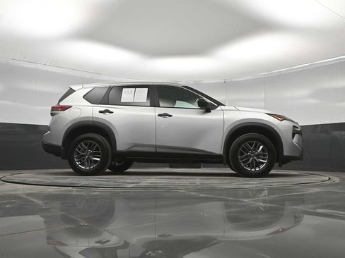 Used 2025 Nissan Rogue S AWD/4WD image 39