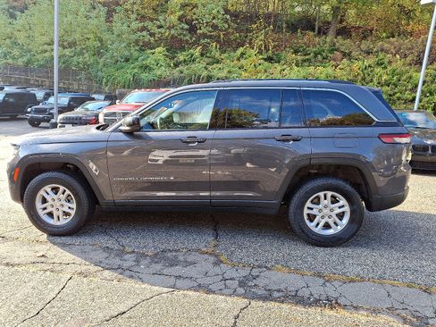 Certified 2023 Jeep Grand Cherokee Laredo w/ Luxury Tech Group I image 4