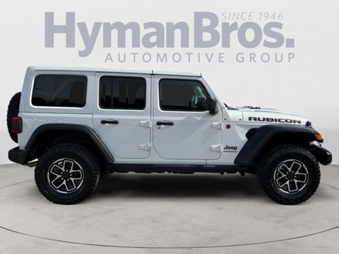 Used 2025 Jeep Wrangler Unlimited Rubicon AWD/4WD image 2