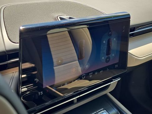 Used 2025 Lincoln Nautilus Reserve AWD/4WD image 19