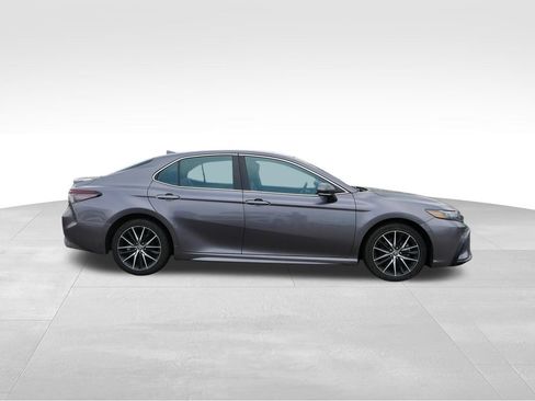 Used 2023 Toyota Camry SE FWD image 11