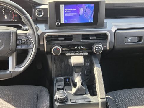 Used 2025 Toyota 4Runner SR5 AWD/4WD image 16