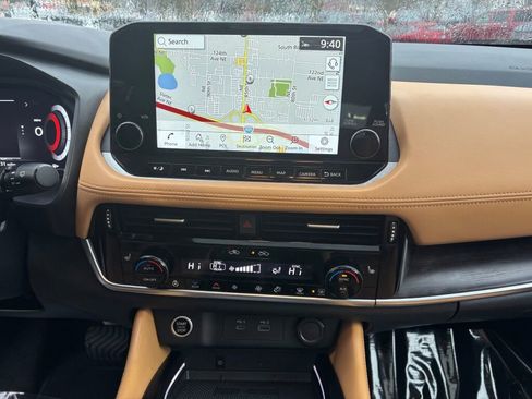 Used 2022 Nissan Rogue Platinum w/ Head-Up Display Package image 17