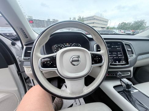 Used 2020 Volvo XC90 T5 Momentum AWD/4WD image 15