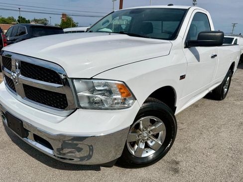 Used 2017 RAM 1500 Classic SLT AWD/4WD image 2