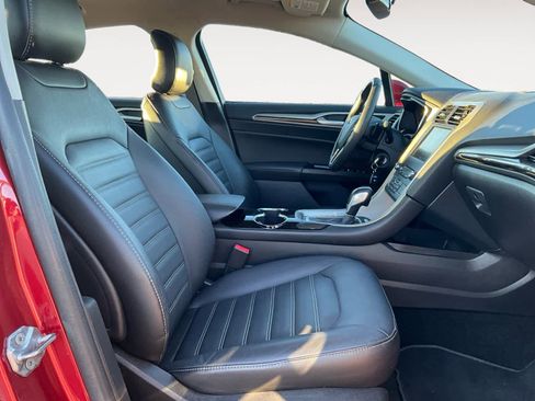 Used 2016 Ford Fusion SE w/ Equipment Group 202A image 17