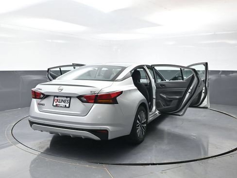Used 2024 Nissan Altima 2.5 SV FWD image 56
