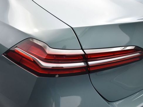 Used 2024 BMW 530i w/ Premium Package image 28