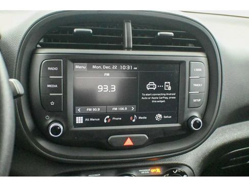 Used 2025 Kia Soul LX image 28