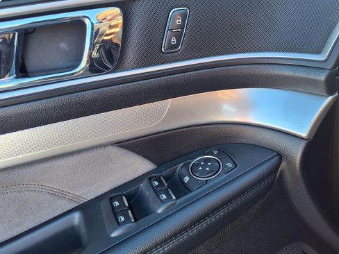 Used 2017 Ford Explorer XLT w/ Equipment Group 202A image 31