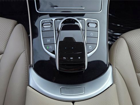 Used 2017 Mercedes-Benz GLC 300 4MATIC image 57