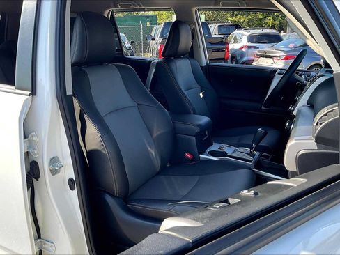 Used 2020 Toyota 4Runner SR5 Premium RWD image 9