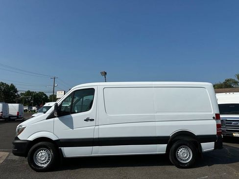Used 2014 Mercedes-Benz Sprinter 2500 image 2