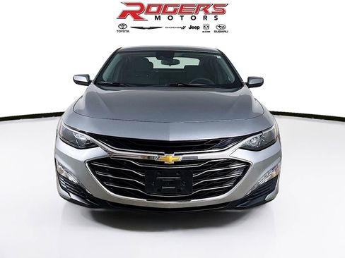 Used 2024 Chevrolet Malibu LT image 2