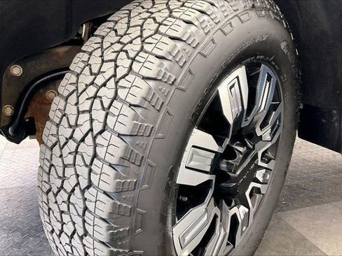 Used 2025 GMC Sierra 3500 Denali w/ Denali Reserve Package image 33